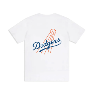It seems like you're referring to an "EE Ringer LA Dodgers T-Shirt." However, I'm not aware of any specific details about this particular item, as my training only includes information available up to January 2022. If "EE Ringer" is a brand or specific style, and "LA Dodgers" suggests a connection to the Los Angeles Dodgers baseball team, it could be a branded T-shirt related to the team.